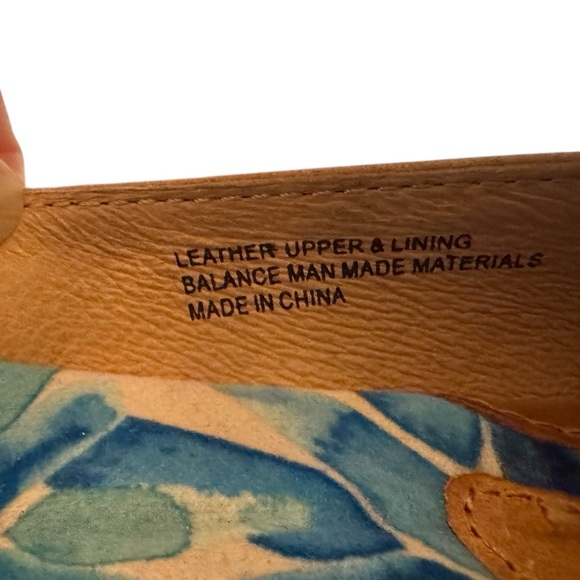 Born Women’s Lily Tan Leather Flats with Knot Design - 7.5 - Picture 8 of 8